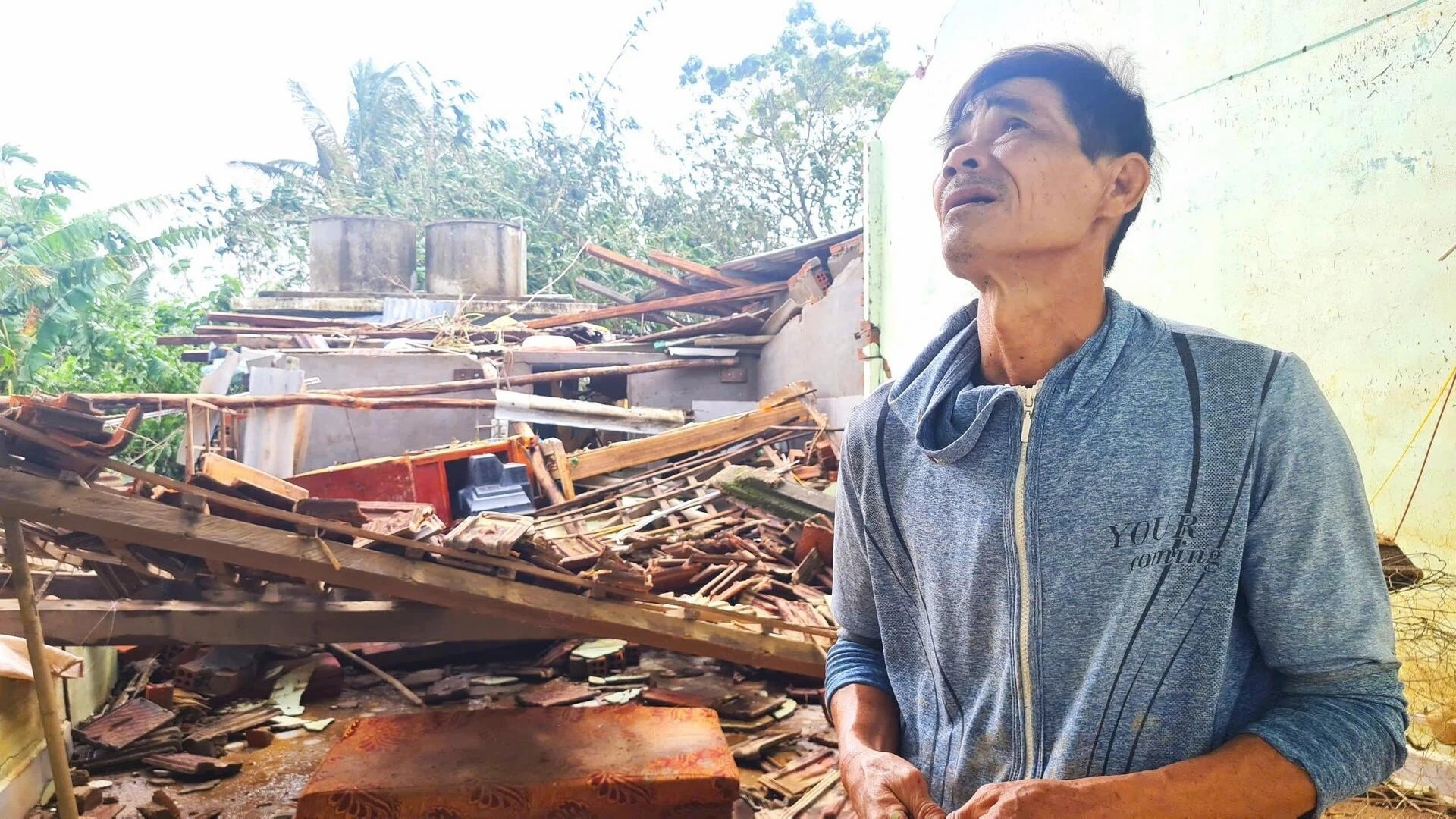 Những hình ảnh nhói lòng nơi rốn lũ Hòa Thịnh - 29