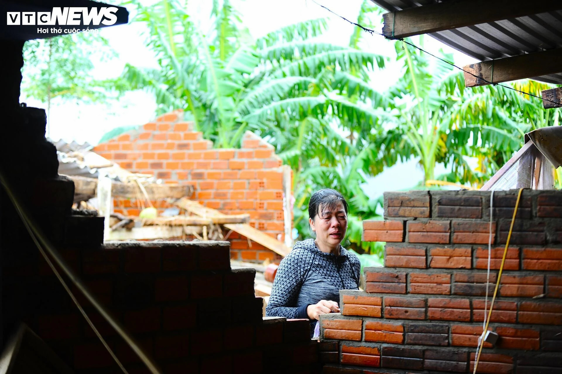 Những hình ảnh nhói lòng nơi rốn lũ Hòa Thịnh - 2