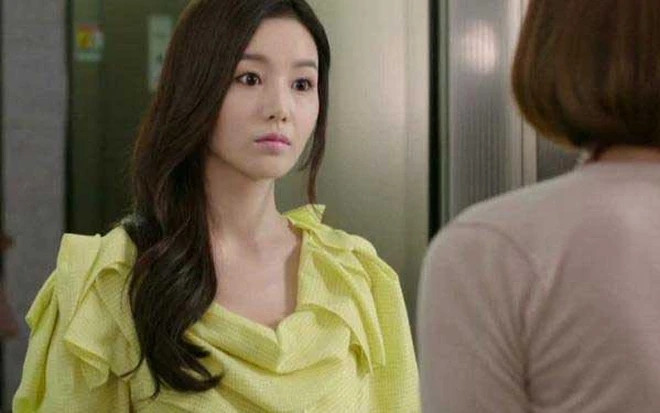 Về thăm em dâu sinh con tôi lại được mẹ cho thêm hai con gà lời nói của em dâu khiến tôi vô cùng xấu hổ