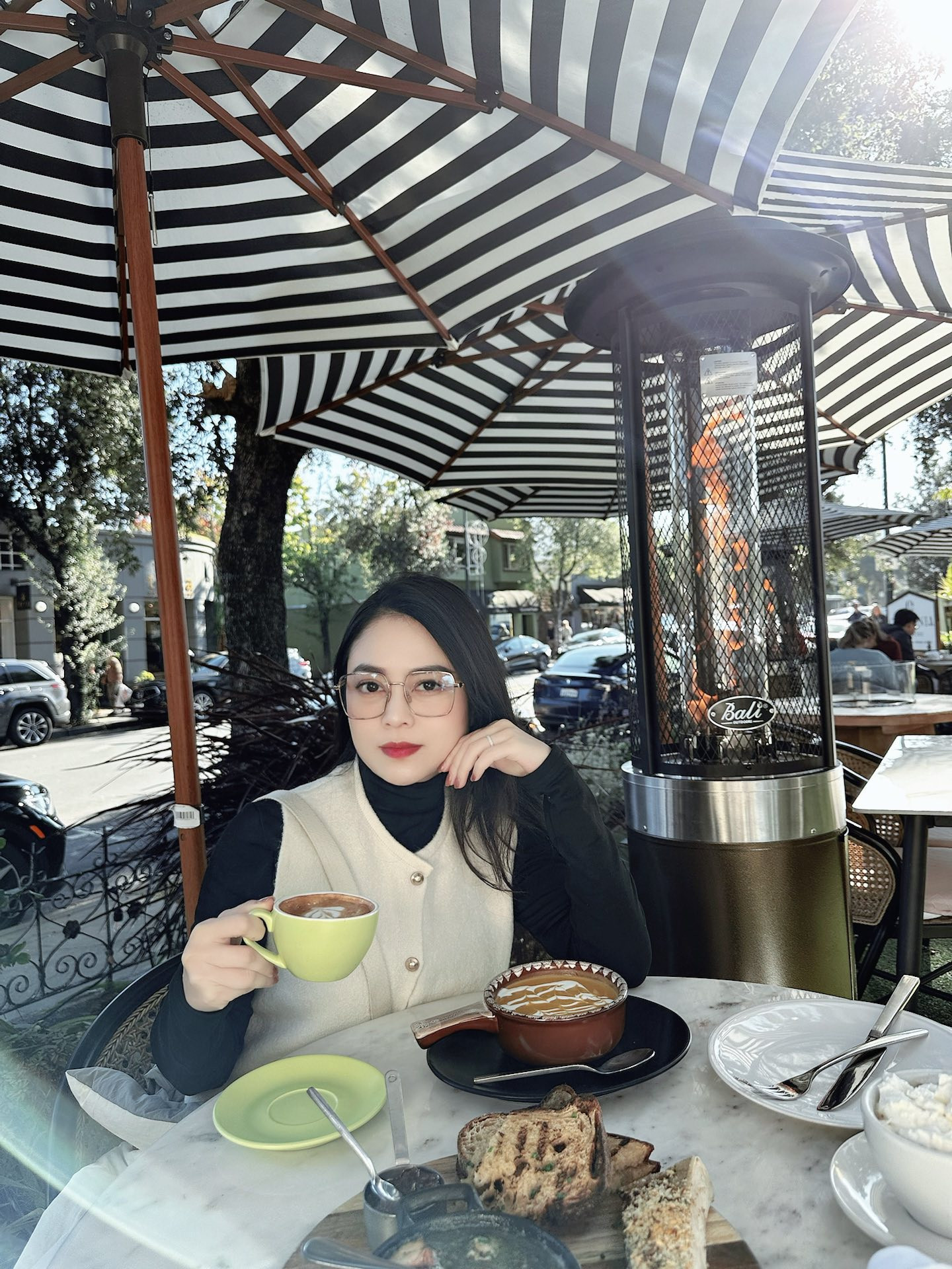 Hôn vẫn viên mãn của Hằng Túi bên chồng doanh nhân