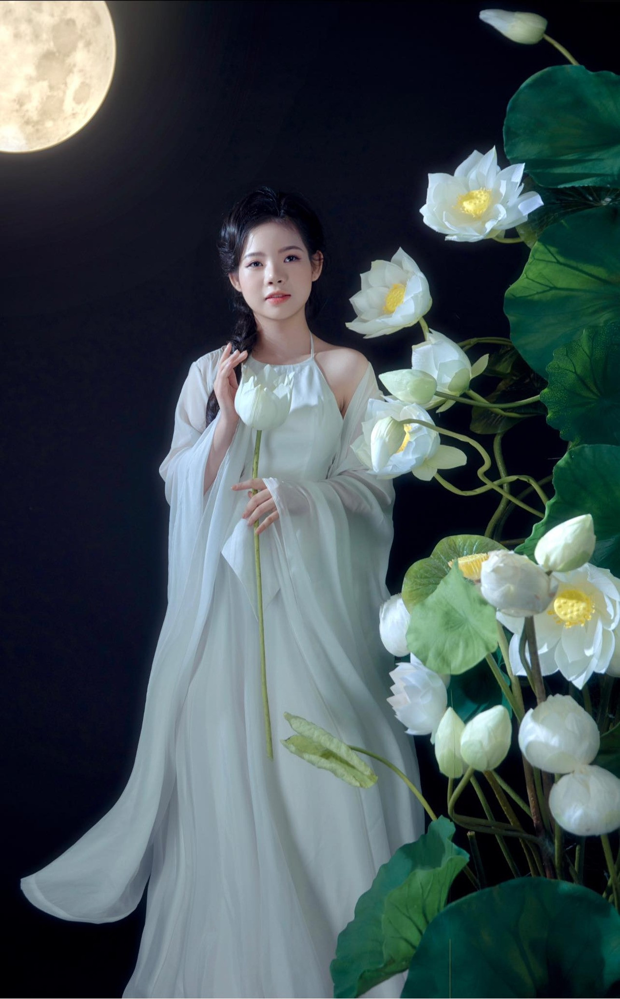 Con gái Thanh Thanh Hiền 21 tuổi có nhan sắc nữ tính  - Ảnh 12.