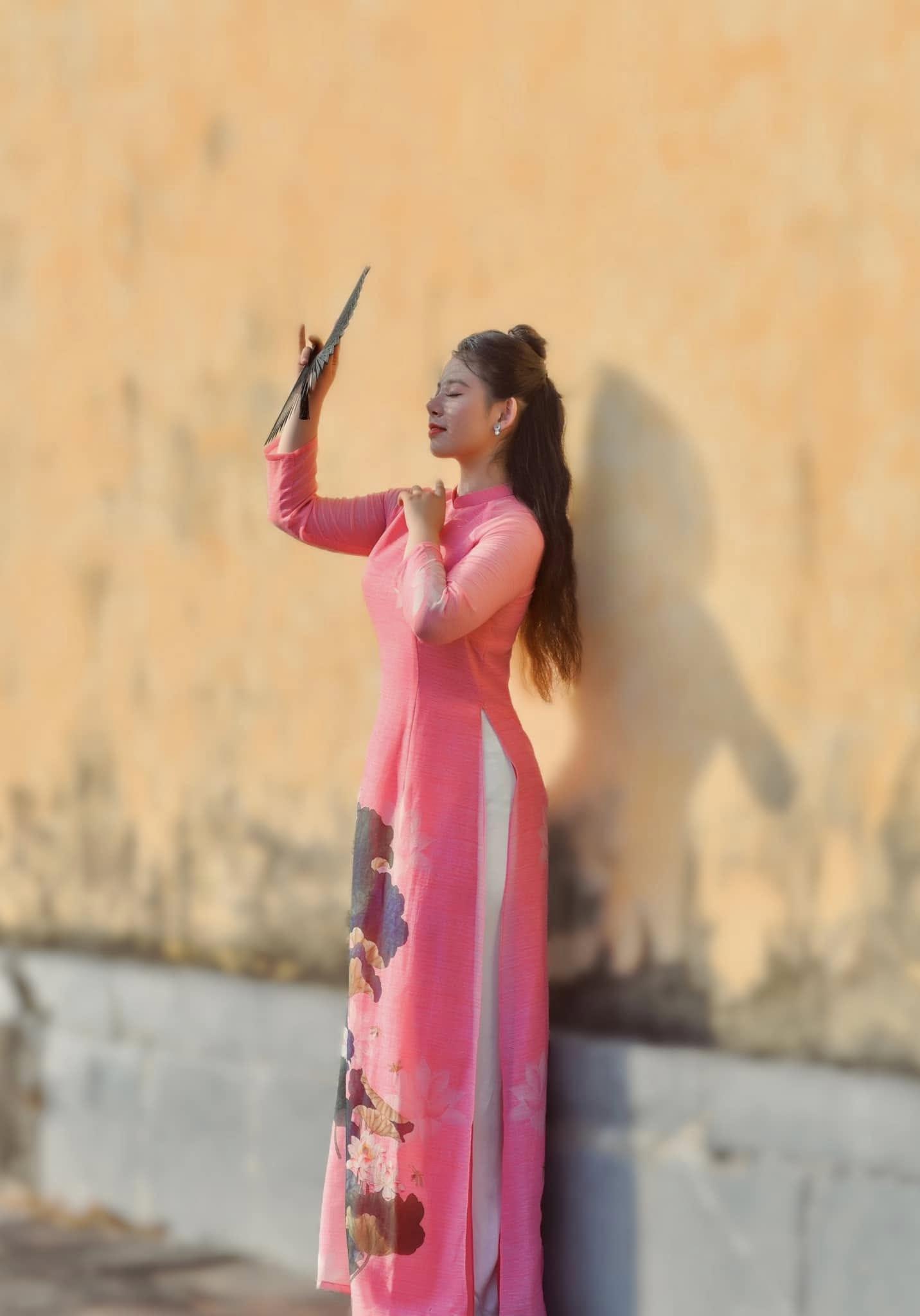 Con gái Thanh Thanh Hiền 21 tuổi có nhan sắc nữ tính - Ảnh 11.