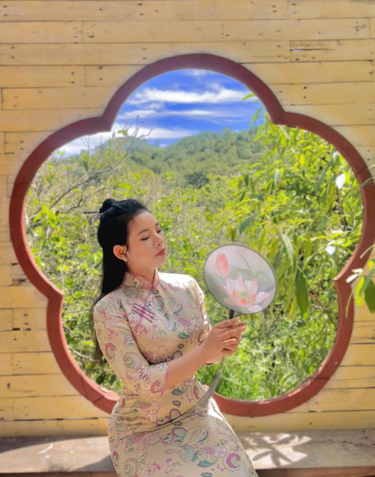 Con gái Thanh Thanh Hiền 21 tuổi có nhan sắc nữ tính  - Ảnh 5.