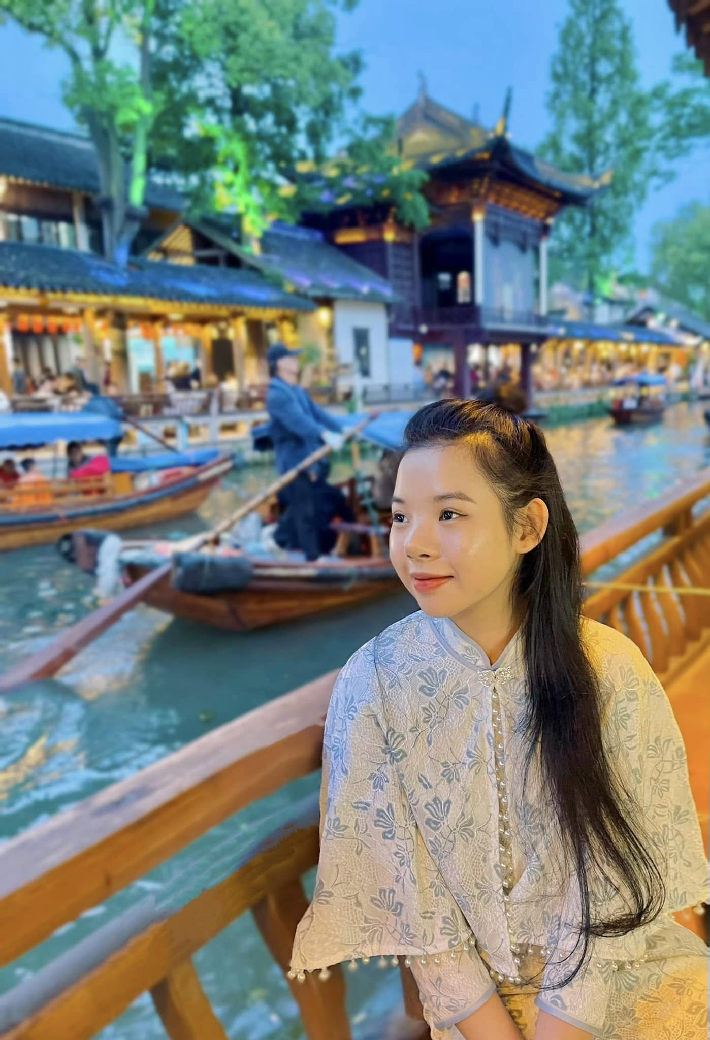 Con gái Thanh Thanh Hiền 21 tuổi có nhan sắc nữ tính - Ảnh 9.