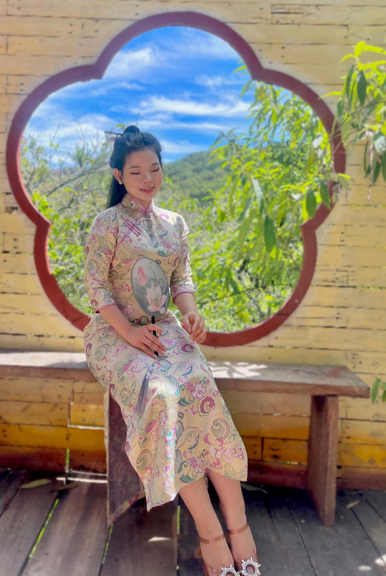 Con gái Thanh Thanh Hiền 21 tuổi có nhan sắc nữ tính - Ảnh 4.