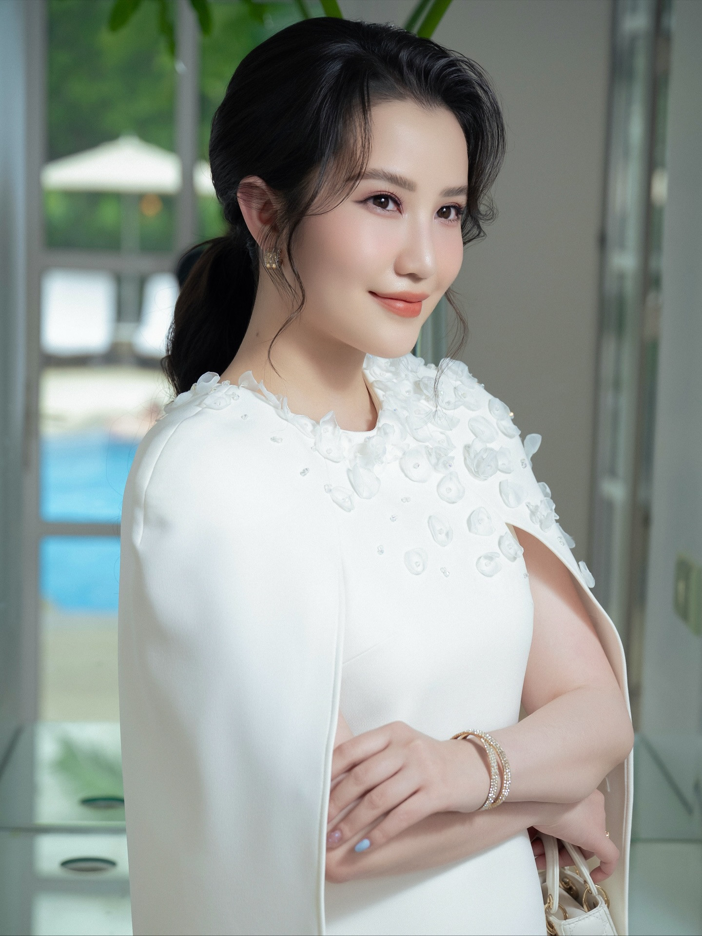 Nhan sắc gây sốt của bà xã Phan Thành