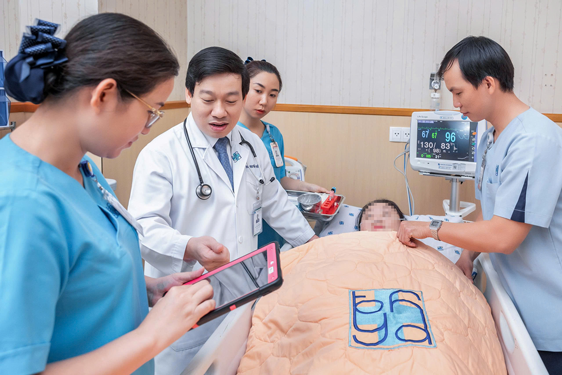 Nguy kịch vì tra Google, hỏi AI để... chữa bệnh - Ảnh 1.