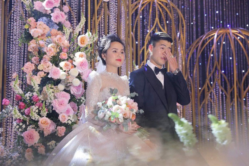 Trung vệ Đỗ Duy Mạnh hạnh phúc viên mãn bên