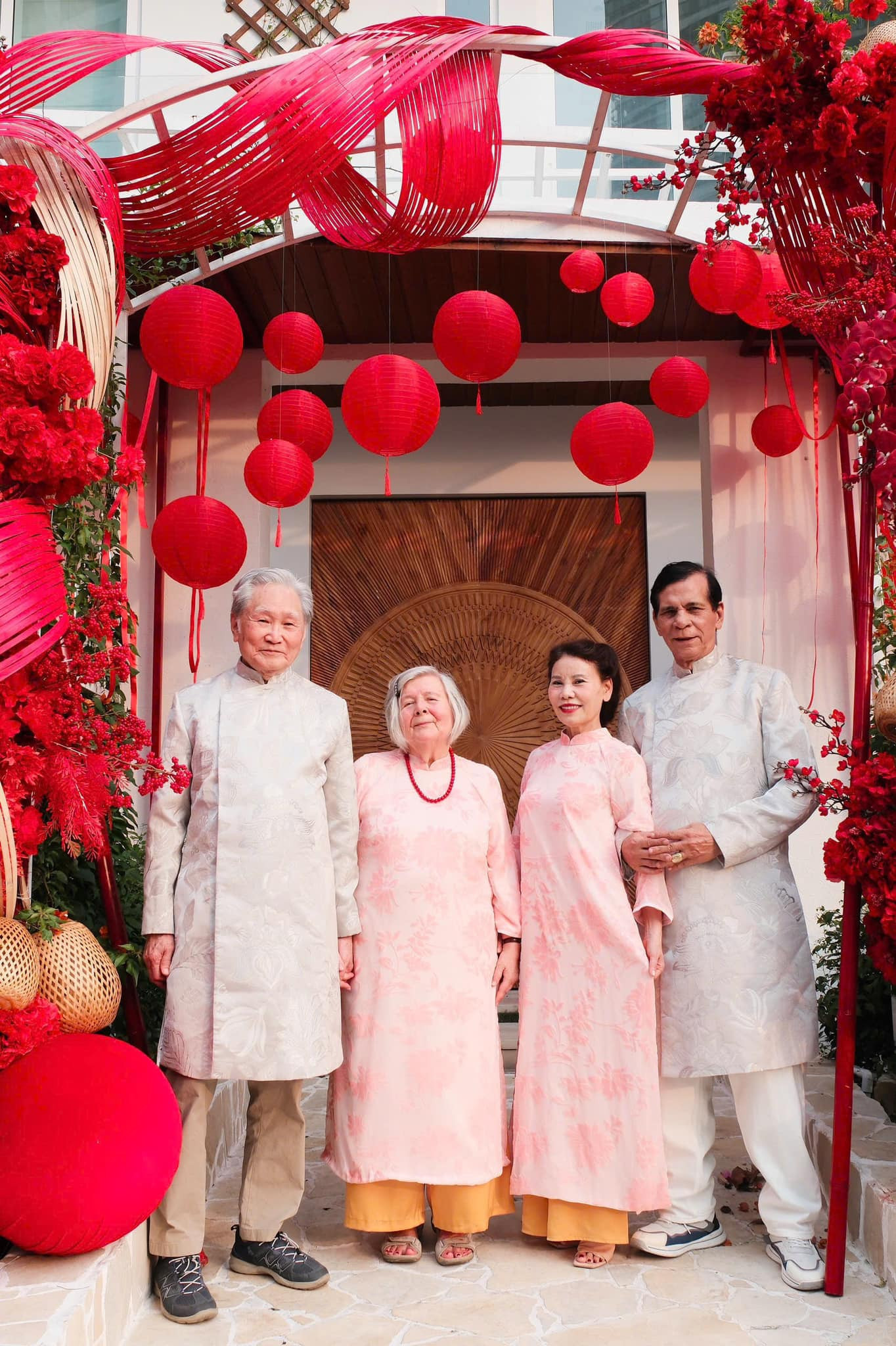 loat anh he ho quan he thong gia nha ha ho kim ly 7.jpg