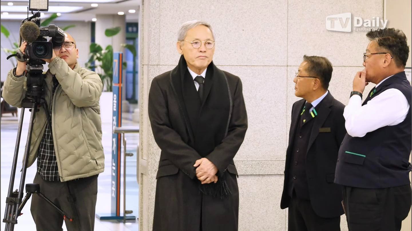 Dàn sao Hàn khóc nấc trong tang lễ tiễn biệt ông nội quốc dân Lee Soon Jae