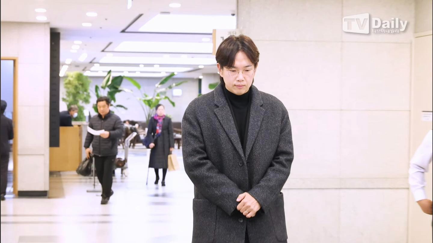 Dàn sao Hàn khóc nấc trong tang lễ tiễn biệt ông nội quốc dân Lee Soon Jae