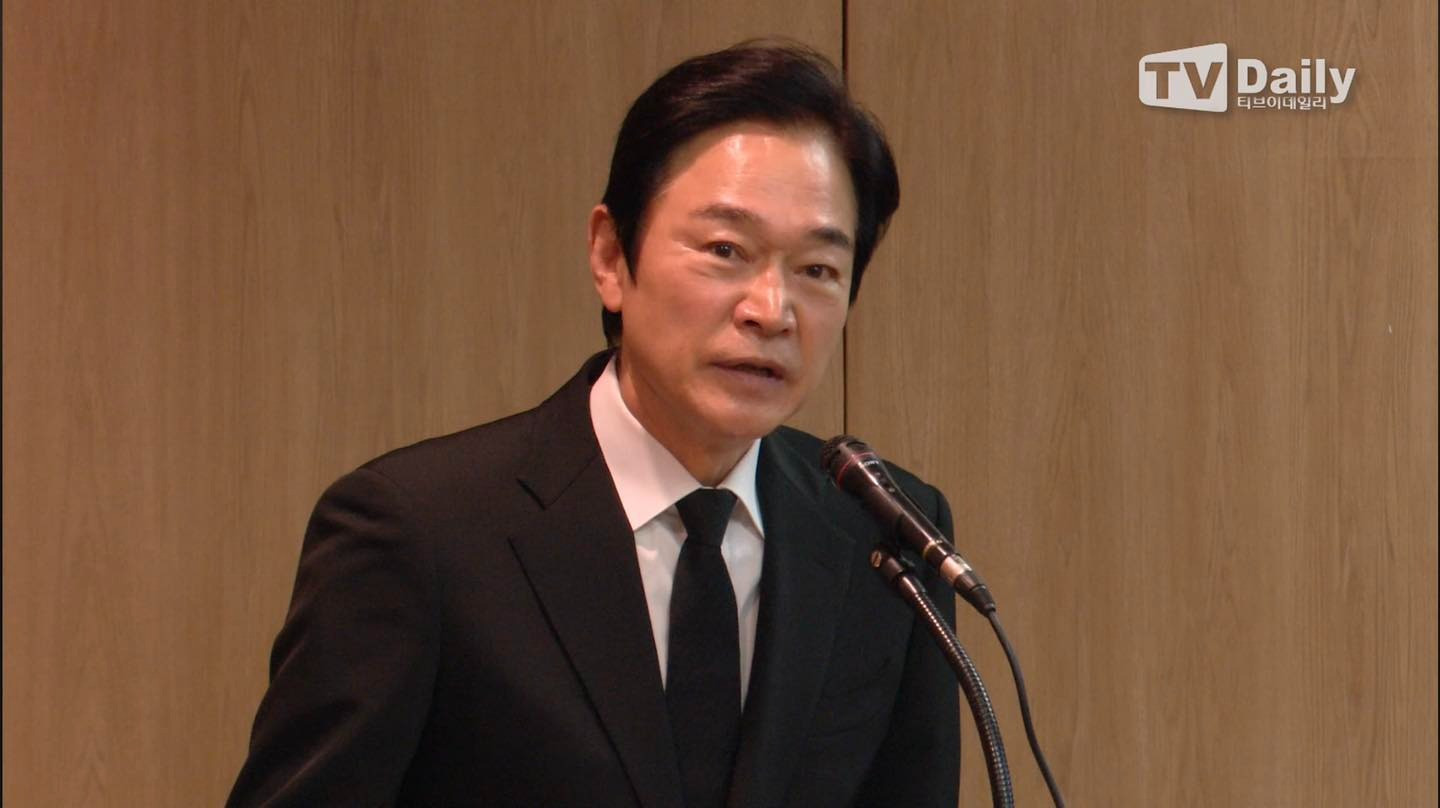 Dàn sao Hàn khóc nấc trong tang lễ tiễn biệt ông nội quốc dân Lee Soon Jae