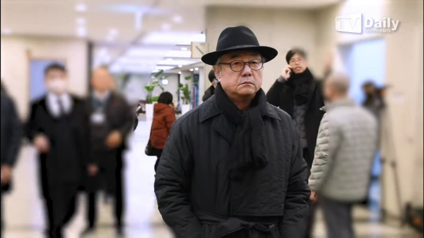 Dàn sao Hàn khóc nấc trong tang lễ tiễn biệt ông nội quốc dân Lee Soon Jae