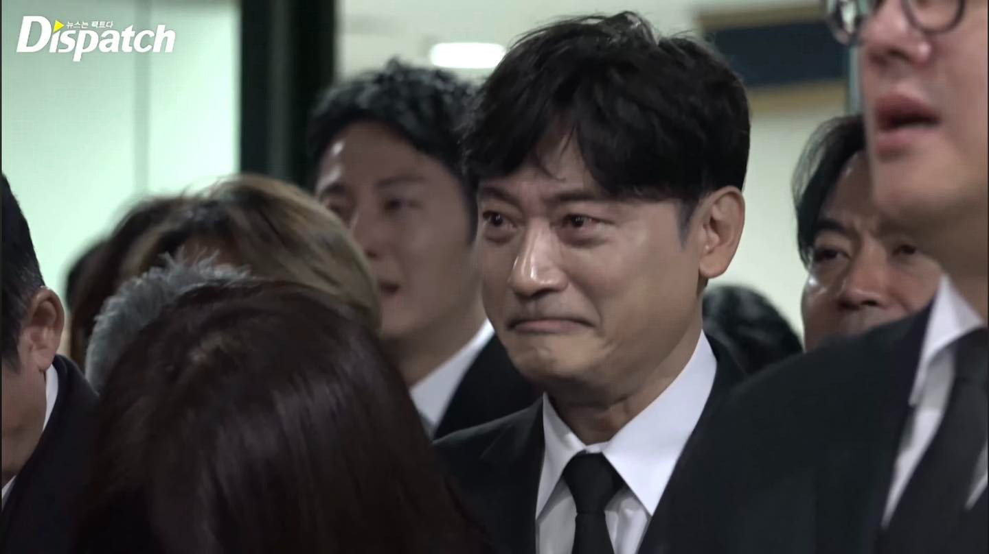 Dàn sao Hàn khóc nấc trong tang lễ tiễn biệt ông nội quốc dân Lee Soon Jae