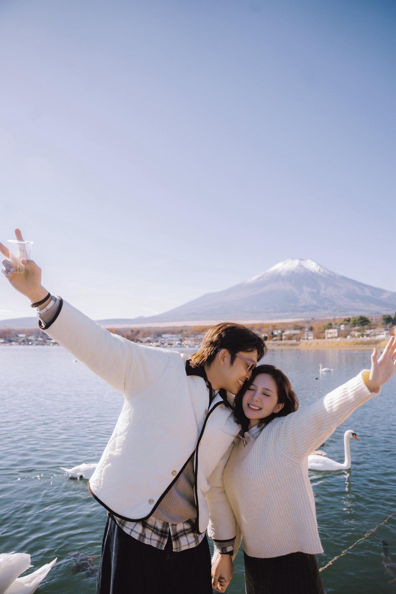 Đình Tú Ngọc Huyền hé lộ địa điểm trăng mật tung bộ ảnh đẹp như ngôn tình