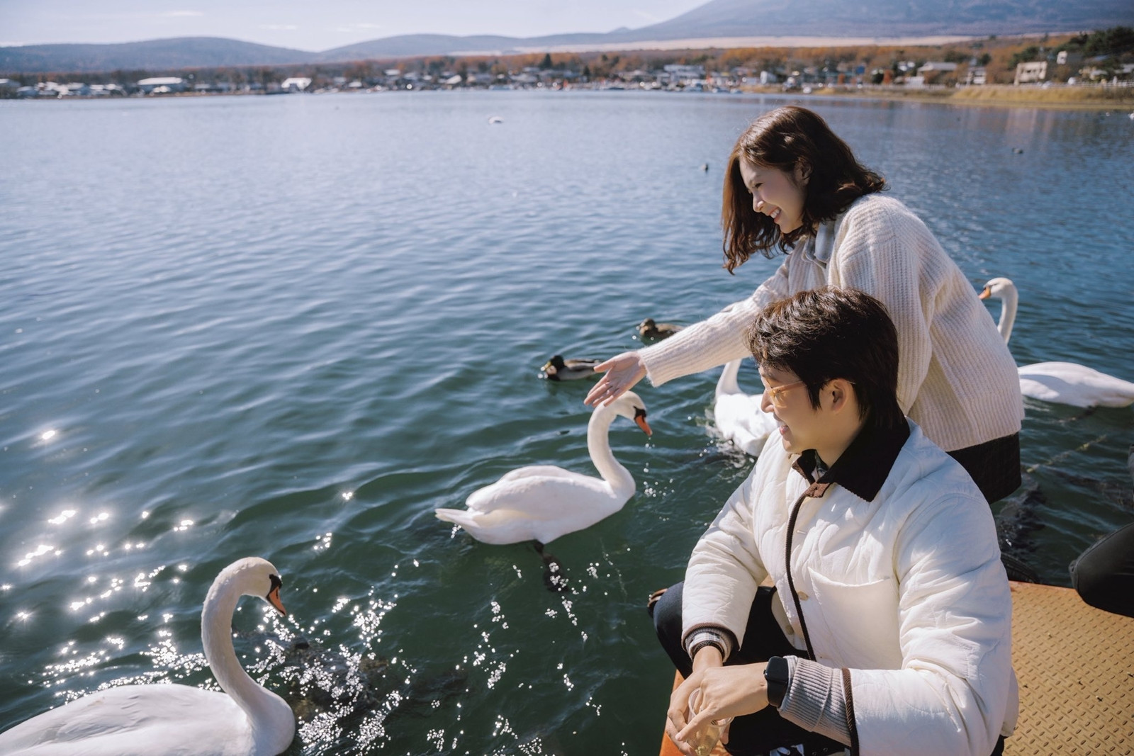 Đình Tú Ngọc Huyền hé lộ địa điểm trăng mật tung bộ ảnh đẹp như ngôn tình