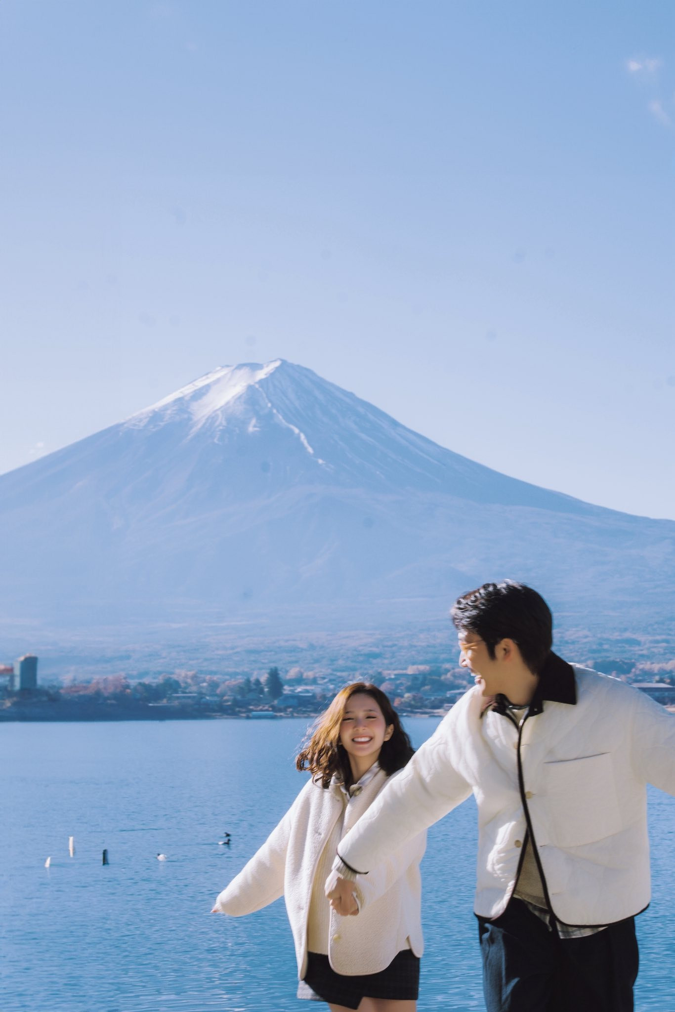 Đình Tú Ngọc Huyền hé lộ địa điểm trăng mật tung bộ ảnh đẹp như ngôn tình