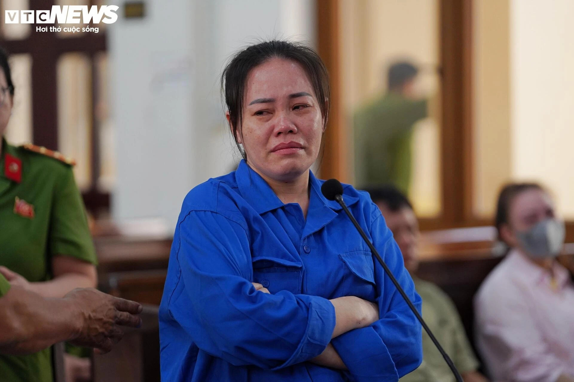 Kẻ đầu độc 4 người thân khóc xin 'được sống để sám hối' khi nghe tuyên tử hình - 2