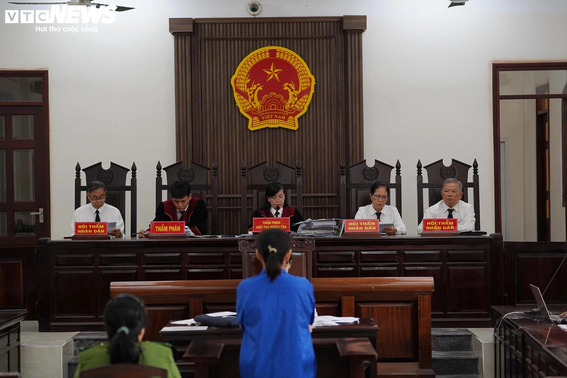 Kẻ đầu độc 4 người thân khóc xin 'được sống để sám hối' khi nghe tuyên tử hình - 1