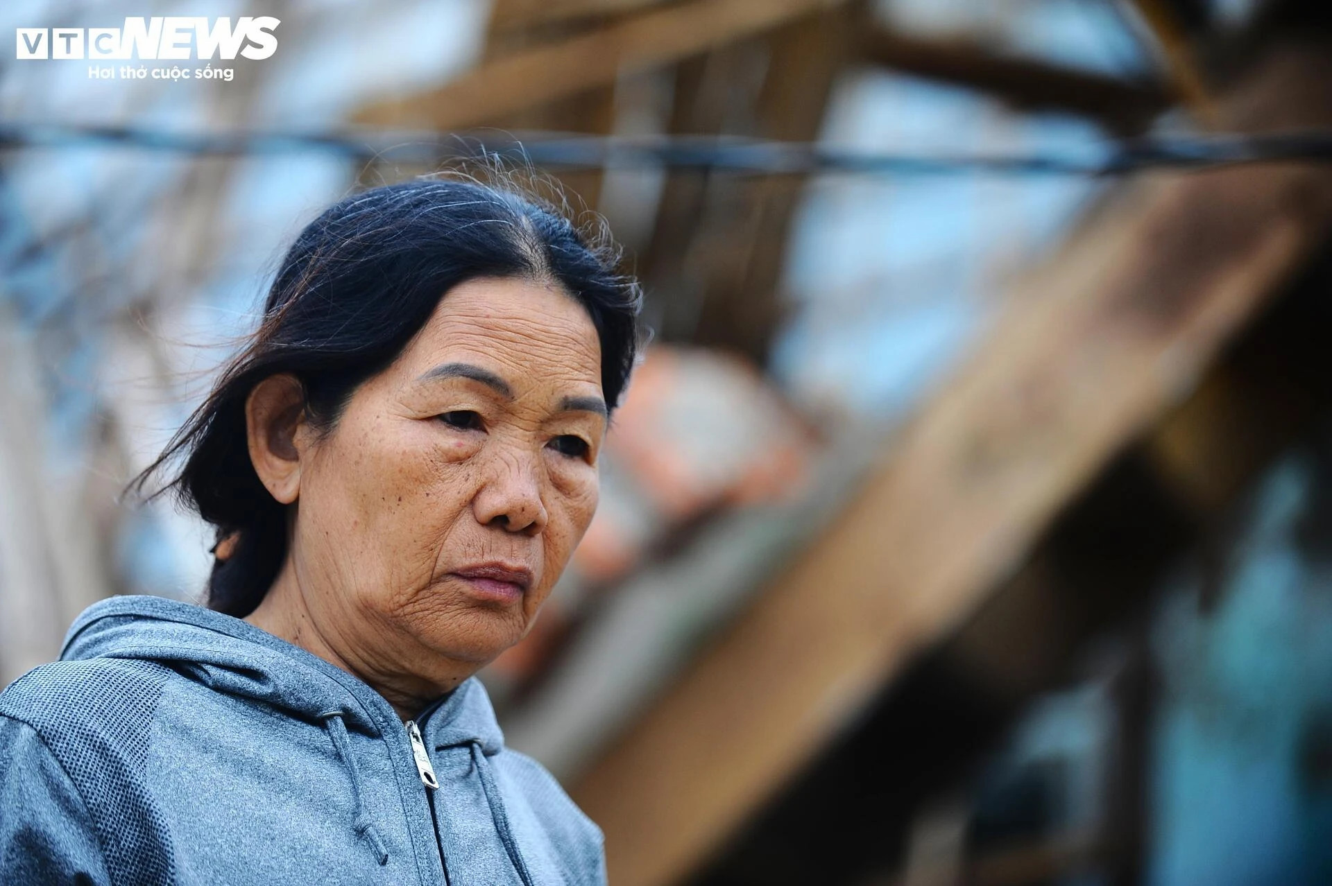 Khung cảnh hoang tàn, nhếch nhác tại vùng trũng nhất ở Tuy Hòa sau lũ dữ - 4