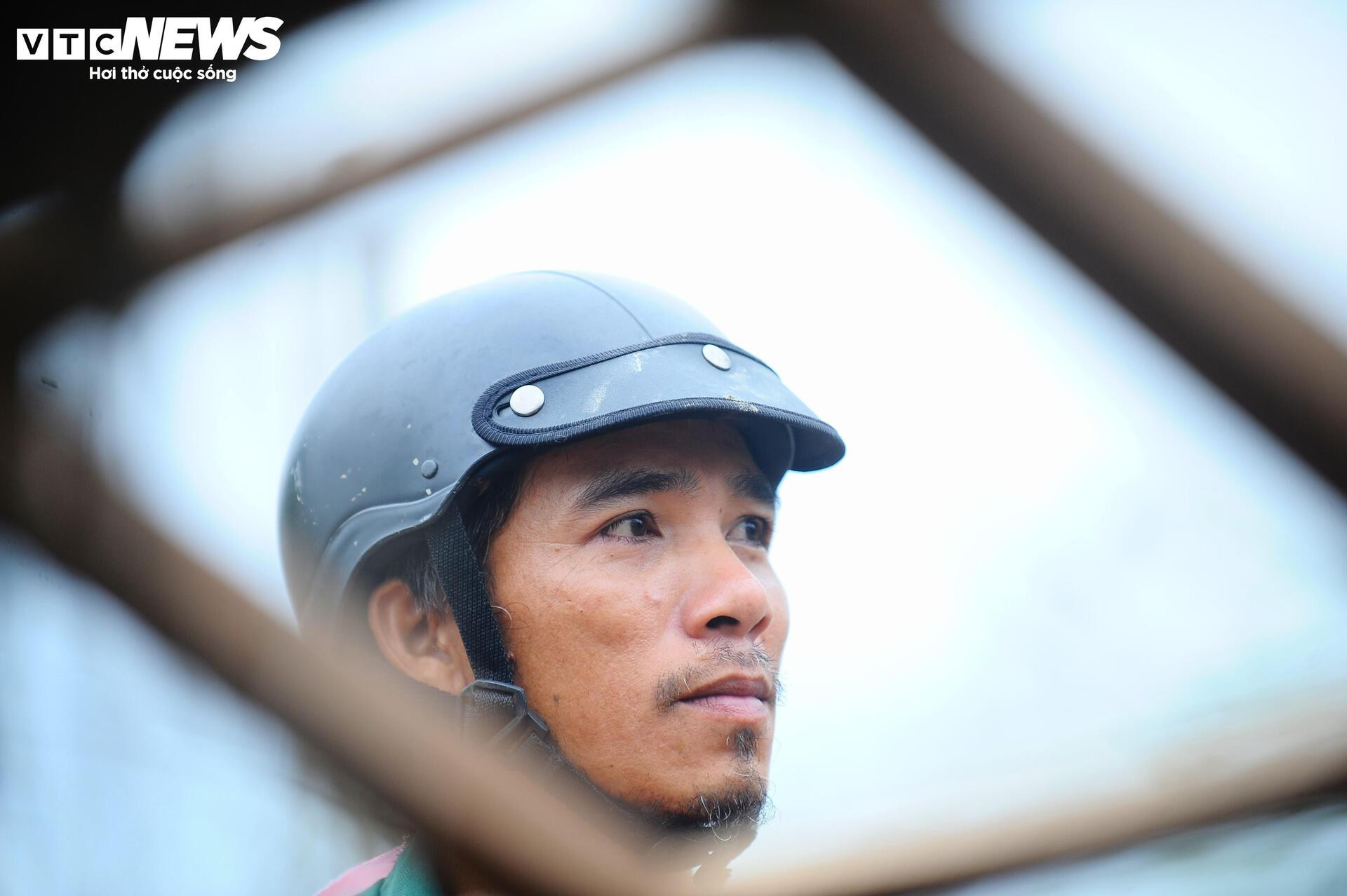 Khung cảnh hoang tàn, nhếch nhác tại vùng trũng nhất ở Tuy Hòa sau lũ dữ - 23