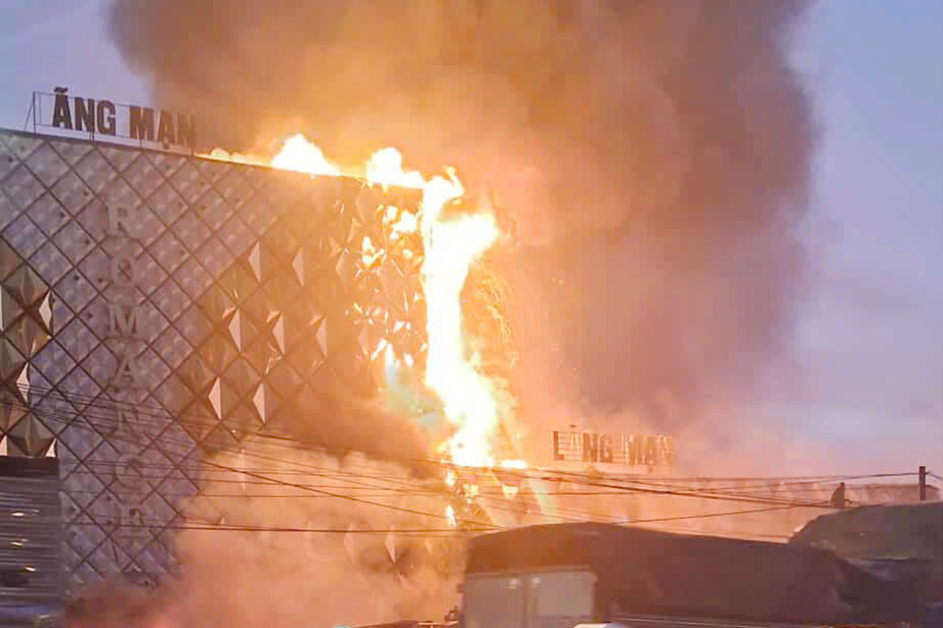 chay karaoke (2).jpg