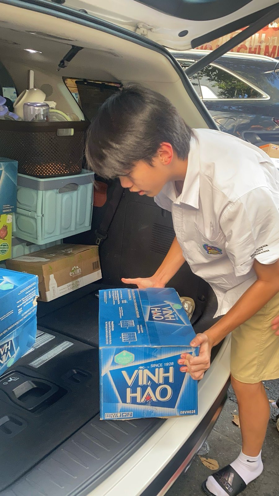 Con trai Cường Đô La Hồ Ngọc Hà hỗ trợ bà con vùng lũ đại gia phố núi hé lộ điều đặc biệt