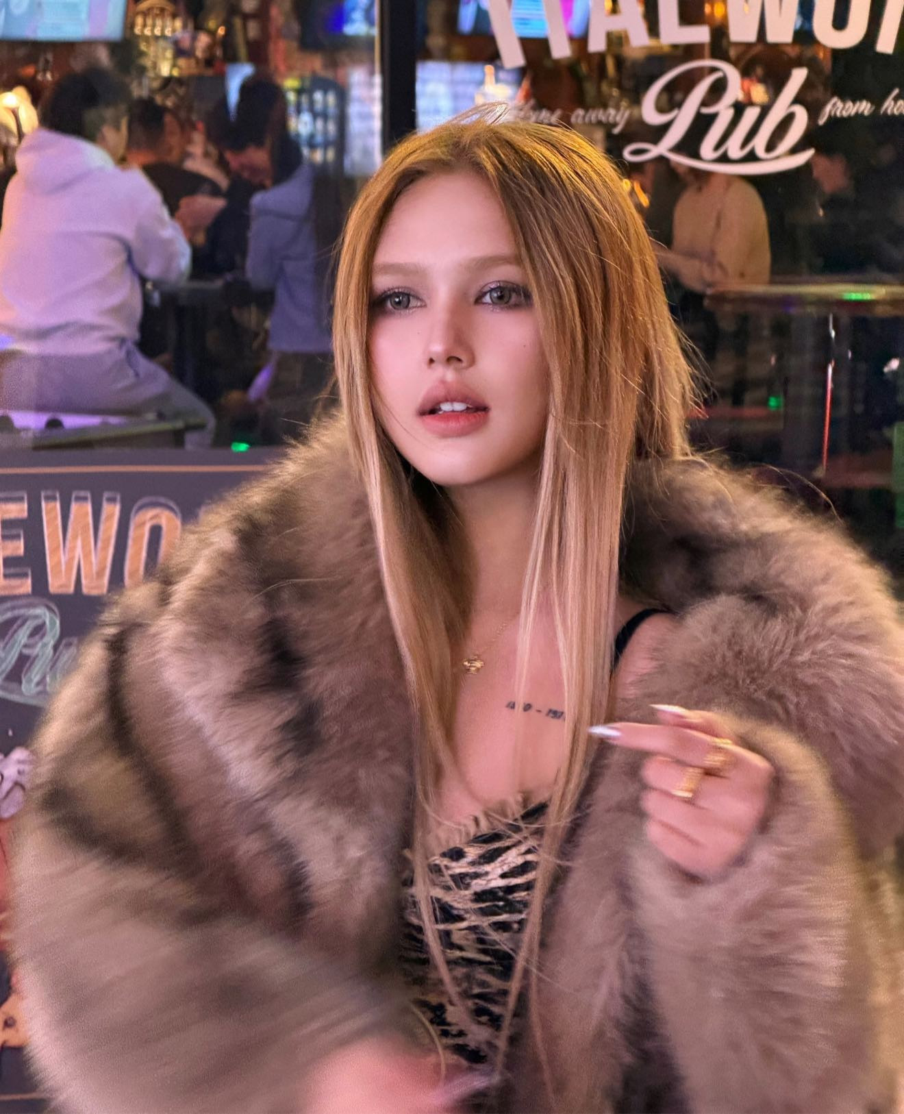 Xoài Non khoe cận nhan sắc xinh đẹp ở tuổi 23