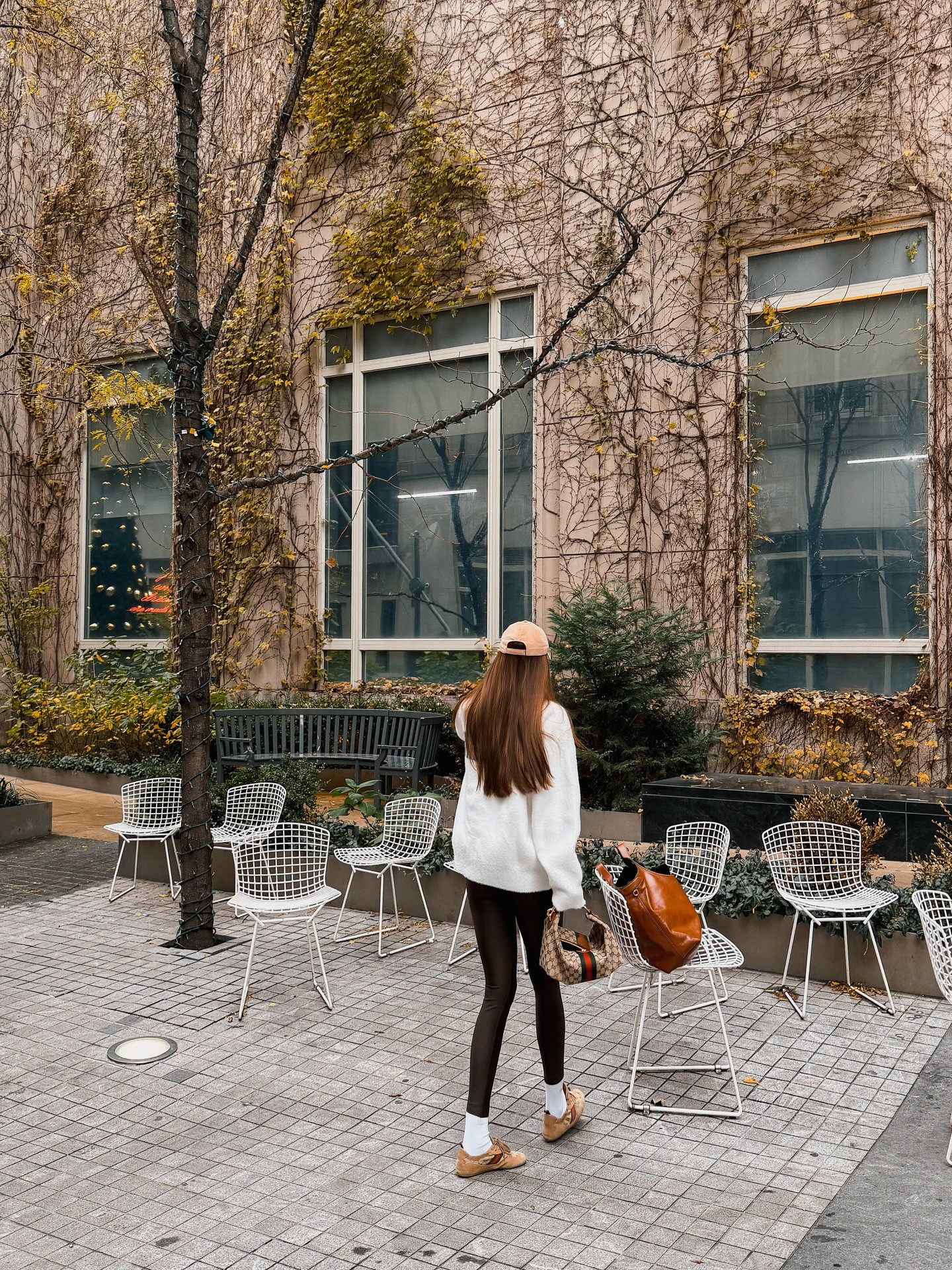 Hồ Ngọc Hà năng động với outfit dạo phố ở New York - Ảnh 4.