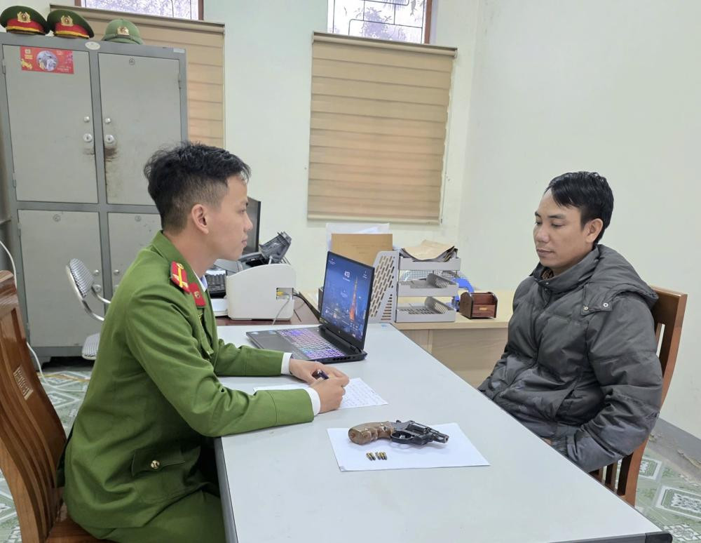 a bắn súng.jpeg