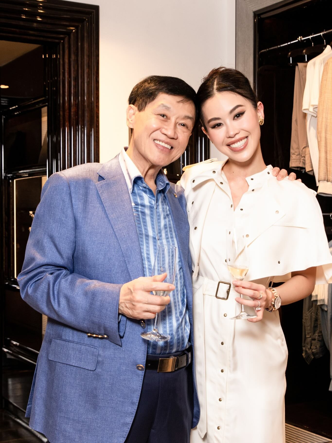 Thái độ chồng ngoại quốc khi ở cạnh gia đình Tiên Nguyễn