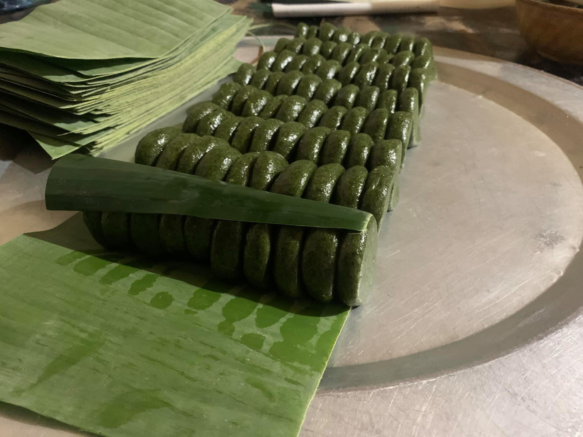 bánh ngải   trang ha du.jpg