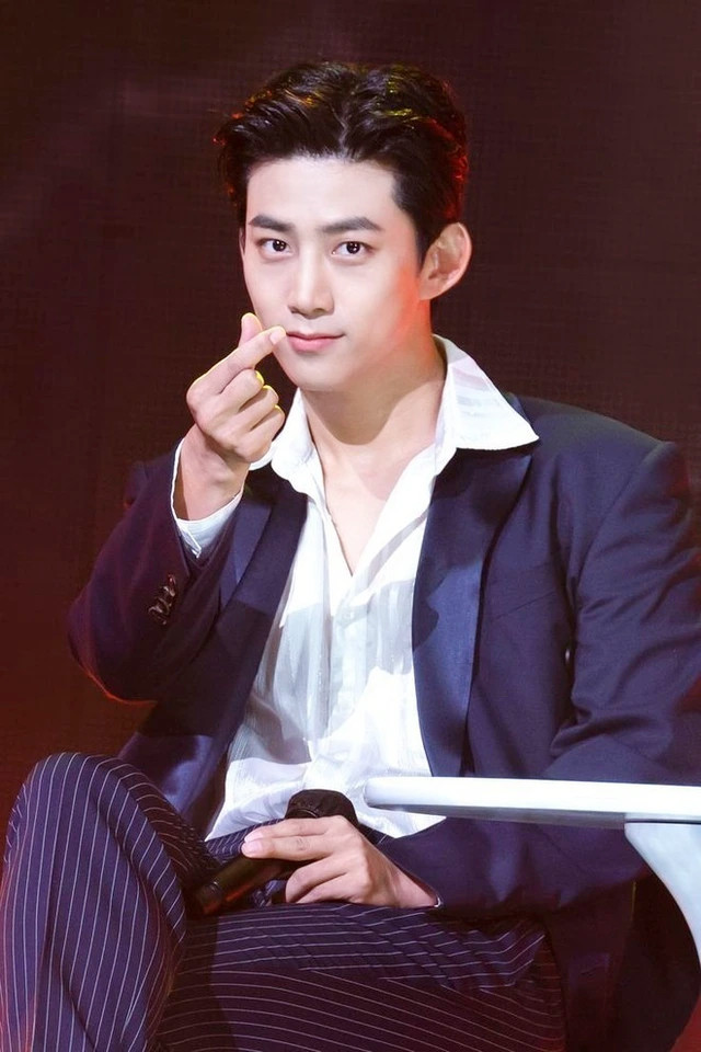 Nam thần nổi tiếng mẫu mực nhất showbiz sắp làm