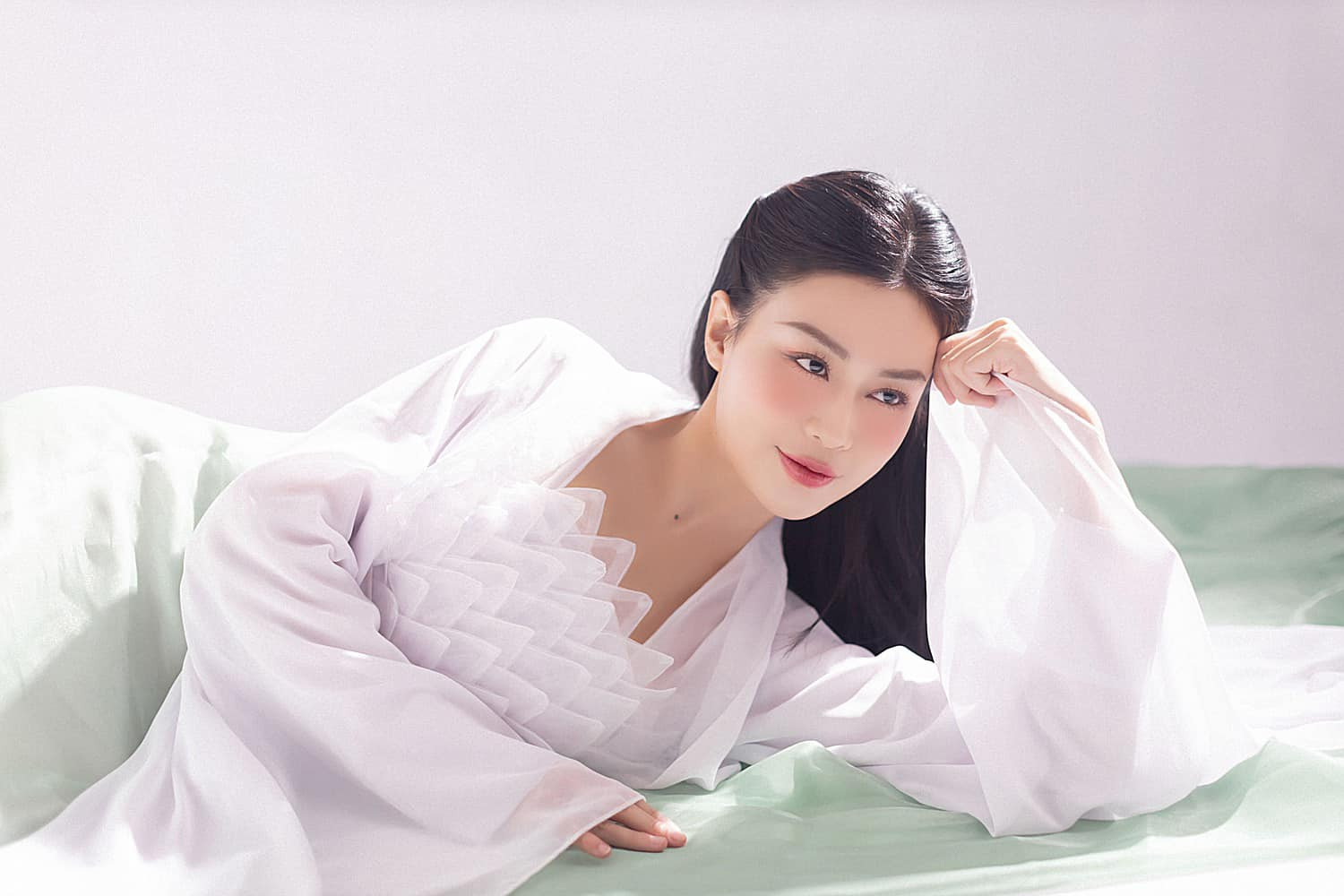 Sắc vóc Quỳnh Châu  - Ảnh 10.