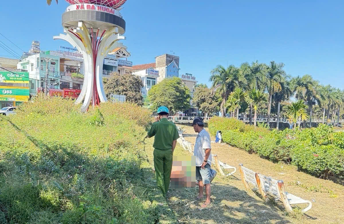 Phát hiện người đàn ông tử vong bất thường bên bờ hồ ở lâm đồng.jpg