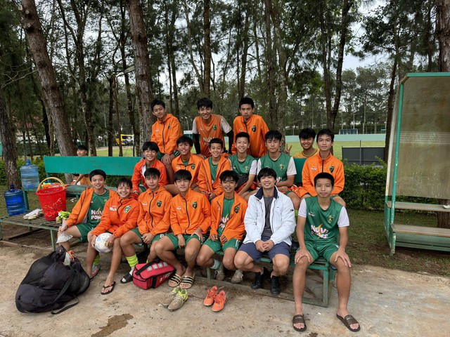 Công Phượng về thăm Hoàng Anh Gia Lai