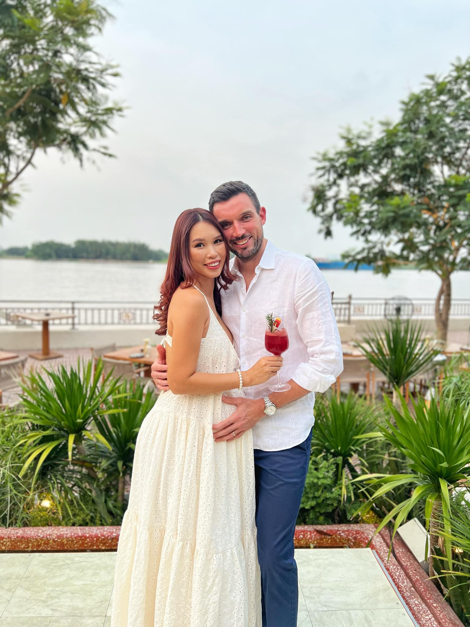 9 năm hôn nhân đẹp như cổ tích của siêu mẫu Hà Anh và chồng Tây - Ảnh 4.