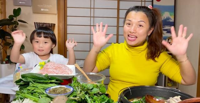 Giật mình nhận chẳng ra diện mạo hiện tại của bé Sa con trai Youtuber Quỳnh Trần JP