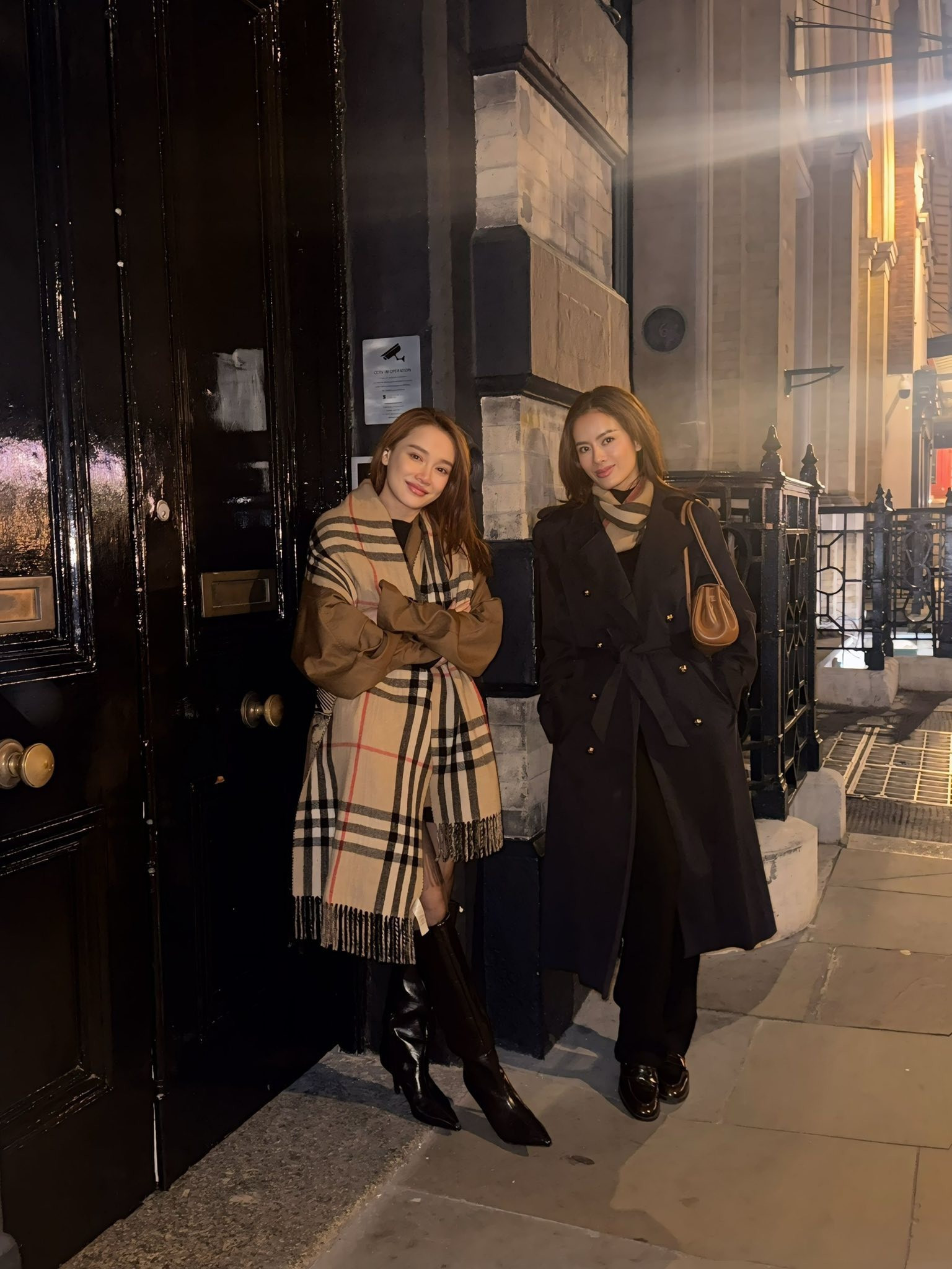 Nhã Phương bầu lần 3 nửa đêm nhập viện