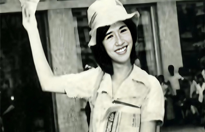 Vai diễn cô bé bán báo trong