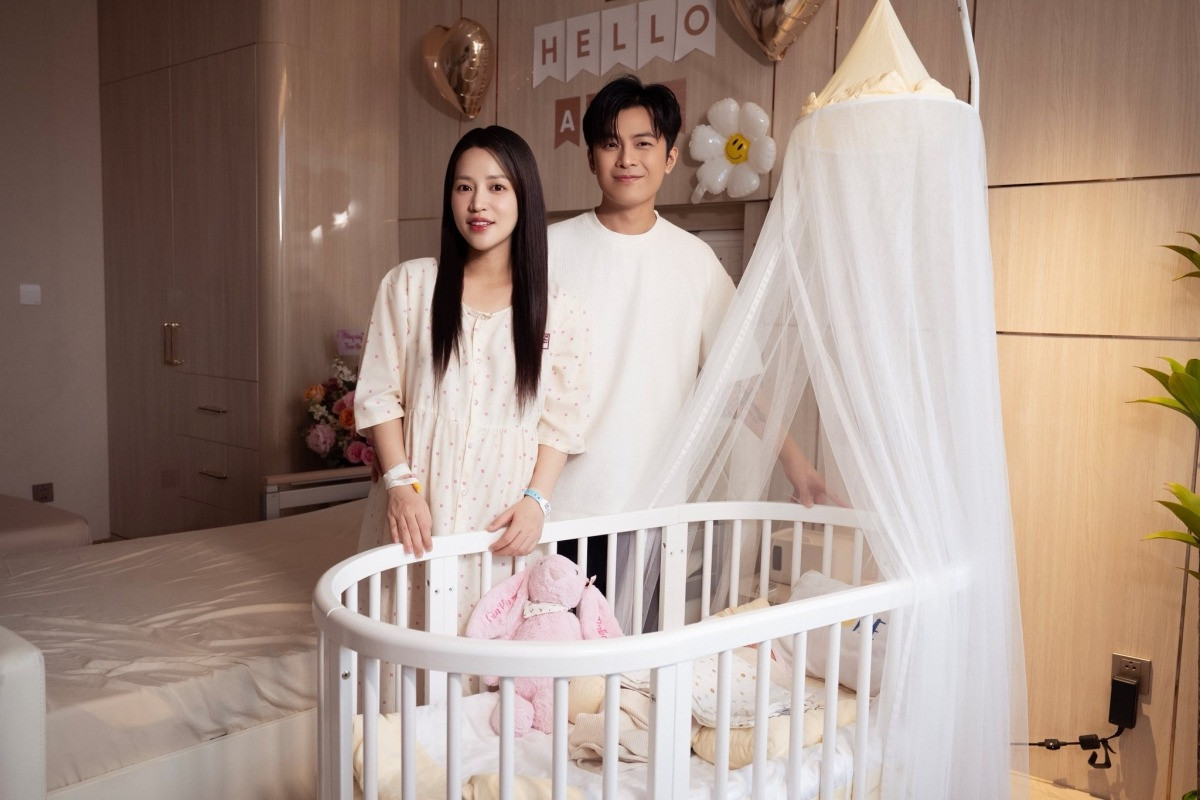 Puka Gin Tuấn Kiệt trốn con hẹn hò tình tứ