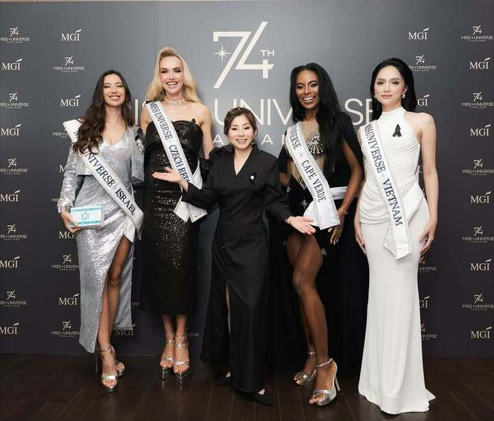 Thót tim khoảnh khắc Hương Giang loạng choạng vấp té bảo vệ phải ra đỡ tại Miss Universe