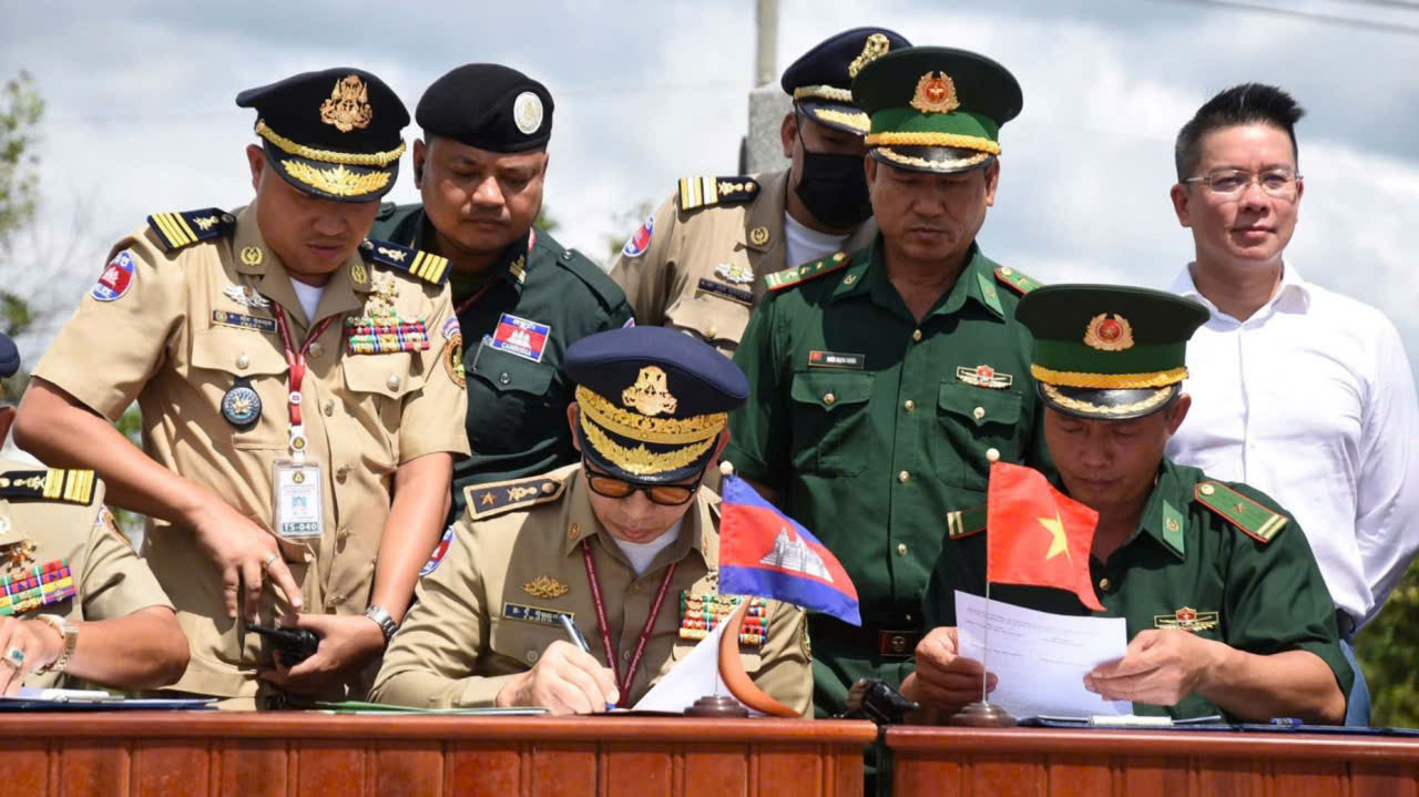 Từ lời hứa việc nhẹ đến roi điện, súng ống: Hành trình cay đắng của người lao động trẻ- Ảnh 2.