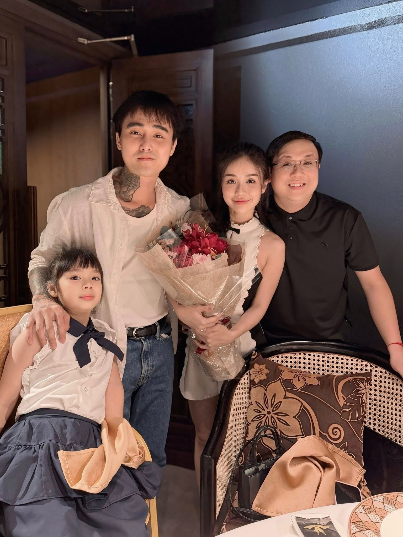 Đoạn video lộ rõ thái độ mẹ Đạt G với con dâu Cindy Lư