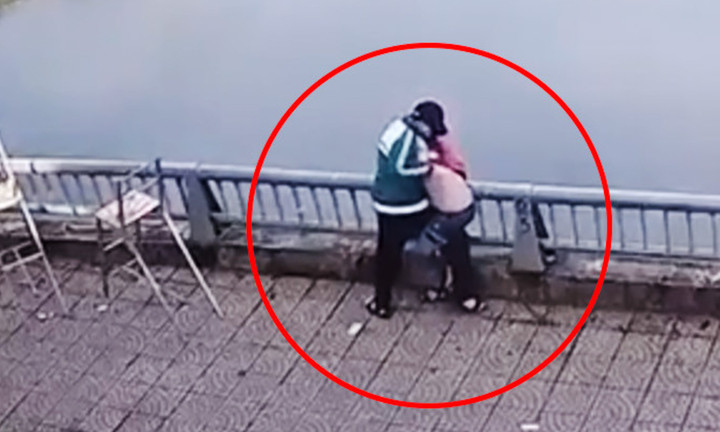 Hình ảnh cắt từ clip do camera giám sát ghi lại.