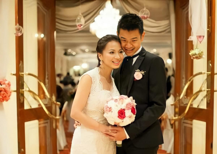 Hiện cô có cuộc sống hạnh phúc bên ông xã và hai con ở nước ngoài.