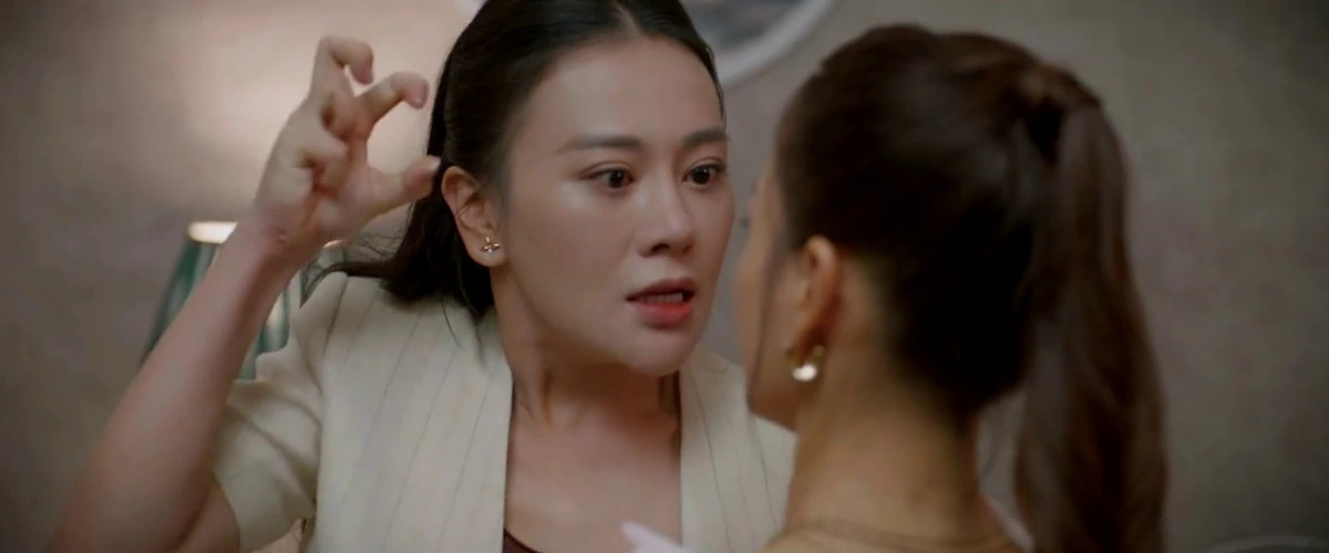 phuong oanh nhan mua loi khen ve dien xuat trong man danh ghen tieu tam hinh anh 1