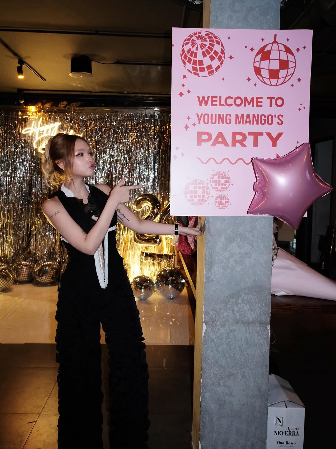 Xoài Non tình tứ Gil Lê nhưng lộ vóc dáng thật khác xa hình tự đăng