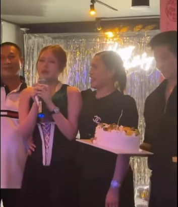 Xoài Non tình tứ Gil Lê nhưng lộ vóc dáng thật khác xa hình tự đăng