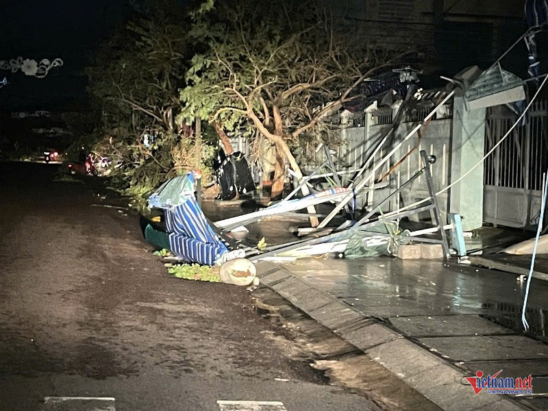W-Tan hoang sau bão 12.jpg